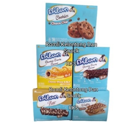 

Biskuit Dilan Coklat Chocolate Crunchy Caramel Toping Martabak Wafle Cookies Bar 1Pak / Box isi 12Pcs