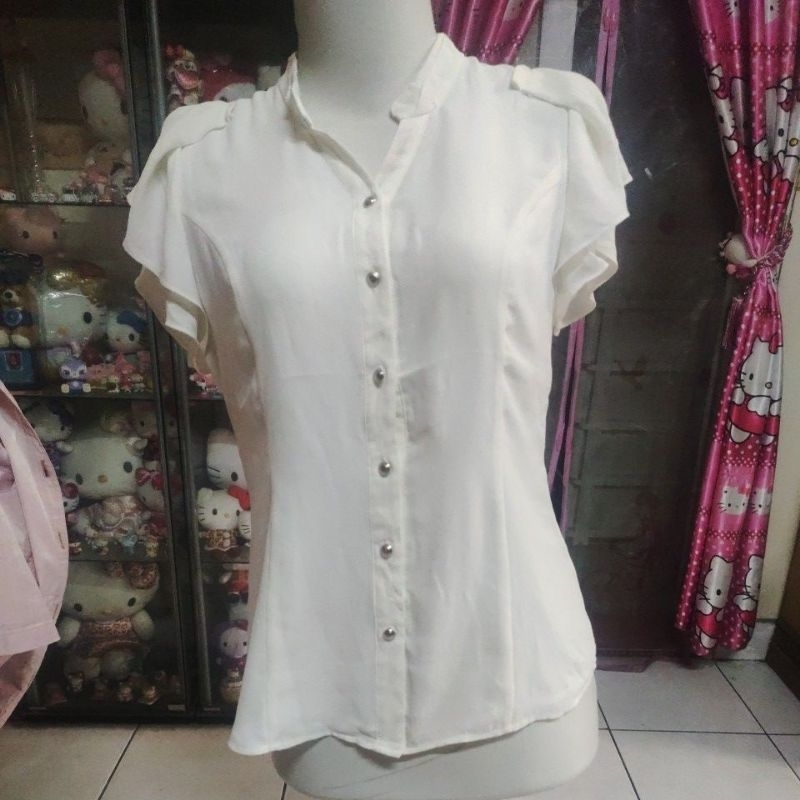 kemeja sifon warna putih