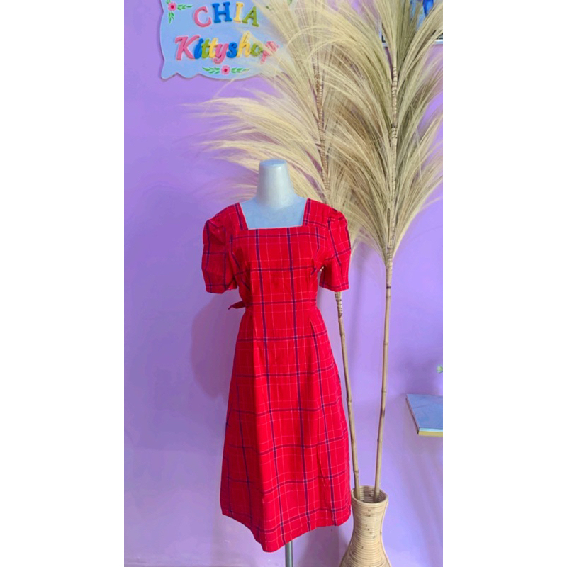 DRESS KOTAK MERAH