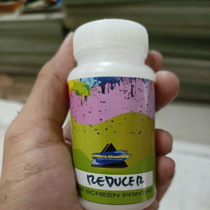 

Reducer pengencer Plastisol warna putih susu isi 100gram
