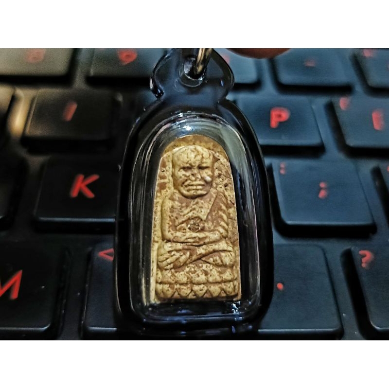 Liontin Lung Pu Thuad / LP Phe Wat Sawang Arom