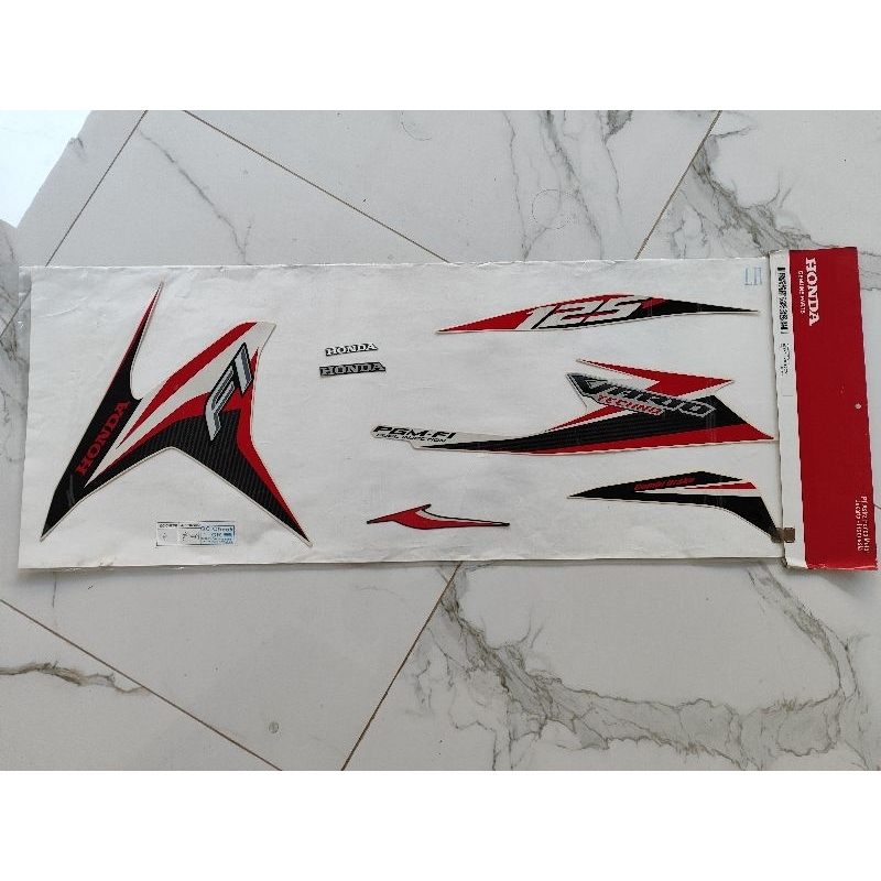 871X0KZRB20ZCL Stiker Striping Vario 125 Old KZR 2014 Putih Bagian Kiri Original AHM