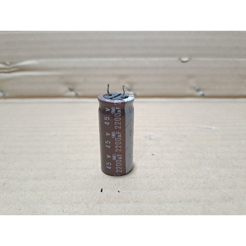 ELCO ELNA 2200 UF ~ 45 volt.