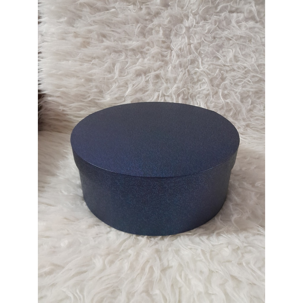 

Bloom Box Box Bulat D20 T6-T8 / Box Bulat Diameter 20 Tinggi 6-8 / Gift Box Bulat / Box Tabung Bulat