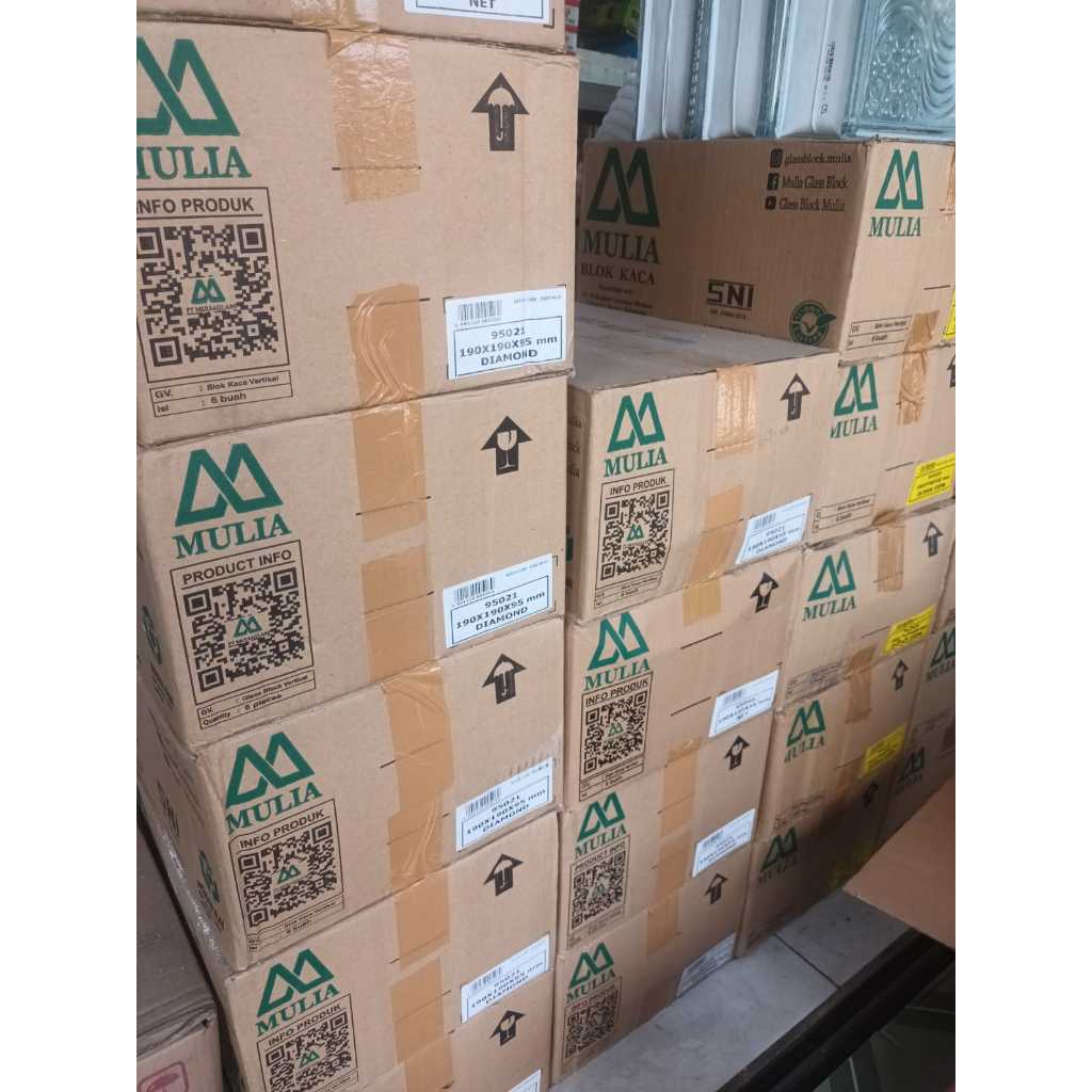 Glass Block dinding Merk Mulia-blok kaca-hiasan dinding-roster kaca VIA GRAB DAN GOSEND