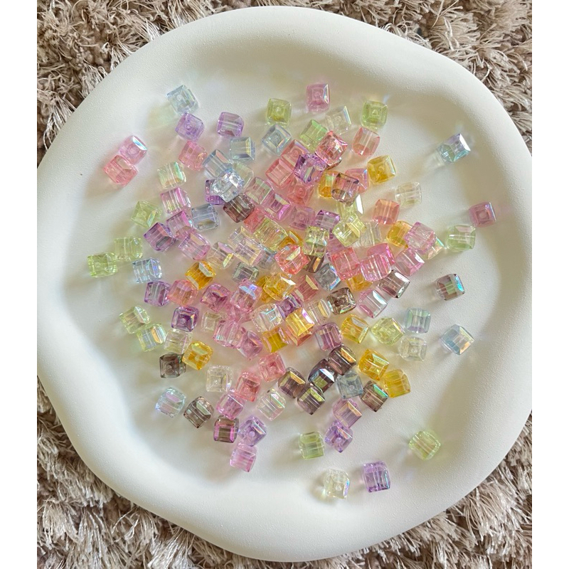 MANIK KUBUS 8 MM AKRILIK ISI 10 GRAM