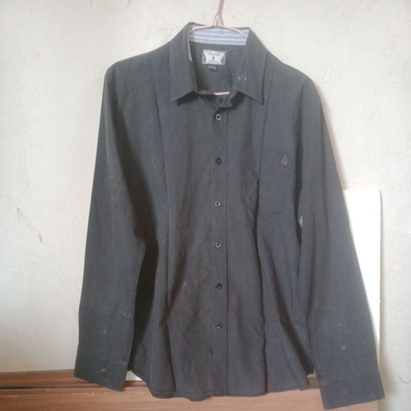 VOLCOM kemeja lengan panjang all black size S fit M SECOND ORIGINAL