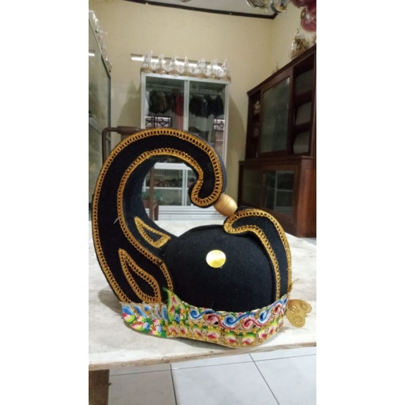 topi gatot kaca