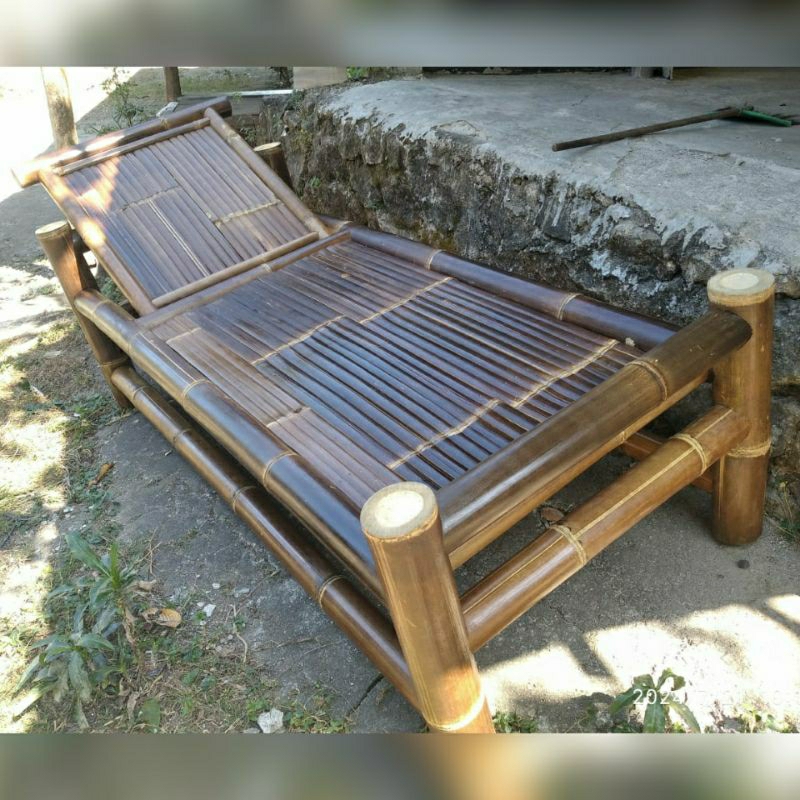 Kursi Santai / Kursi Bambu Panjang / kursi malas / resban