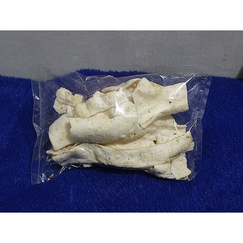 

Aneka cemilan / snack - selondok pedas dan ori