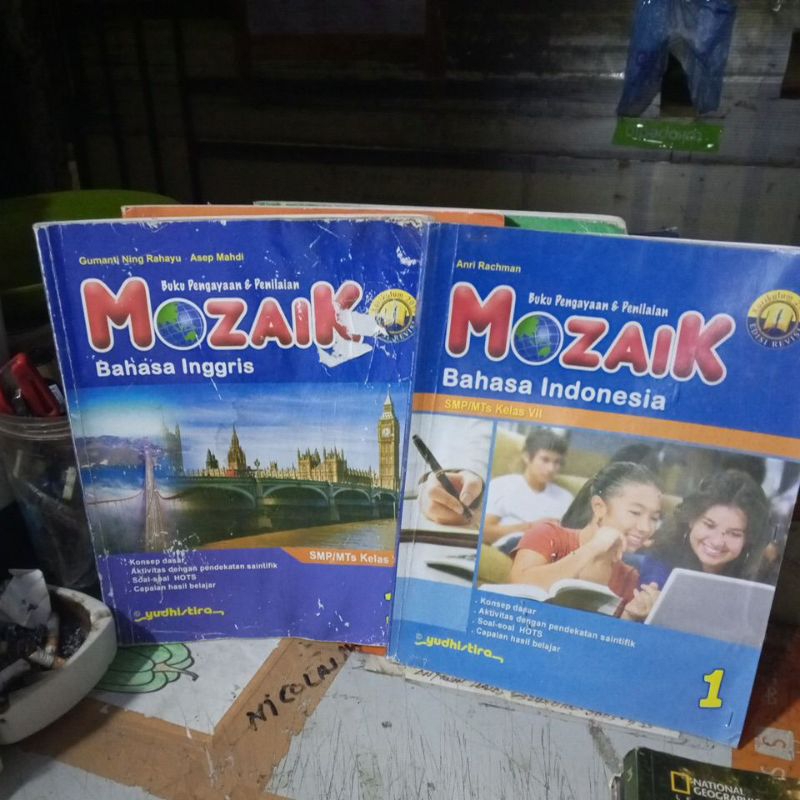 BUKU MOZAIK BAHASA INGGRIS & BAHASA INDONESIA UNTUK SMP KELAS VII/7/1 REVISI K13 PENERBIT YUDISTIRA