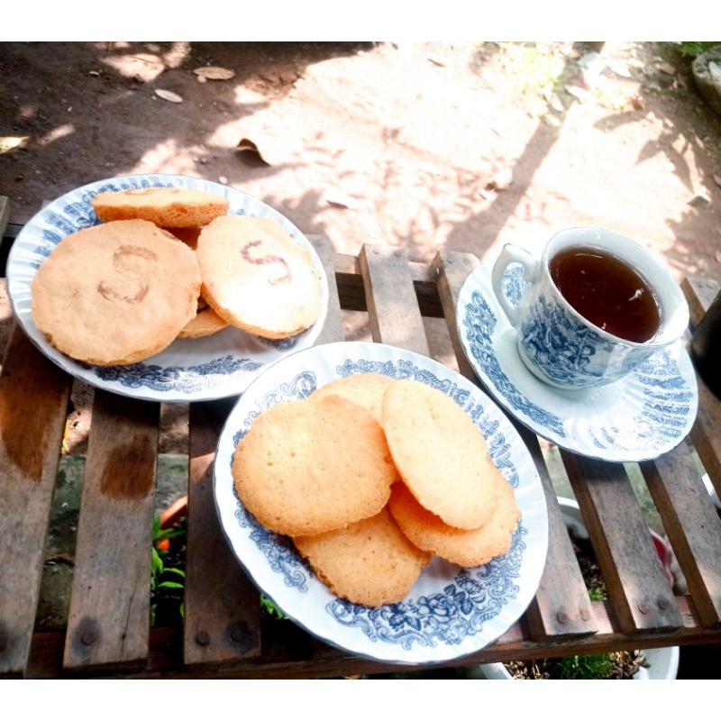 

bolu kering ,bolu pay /bolu kering tipis