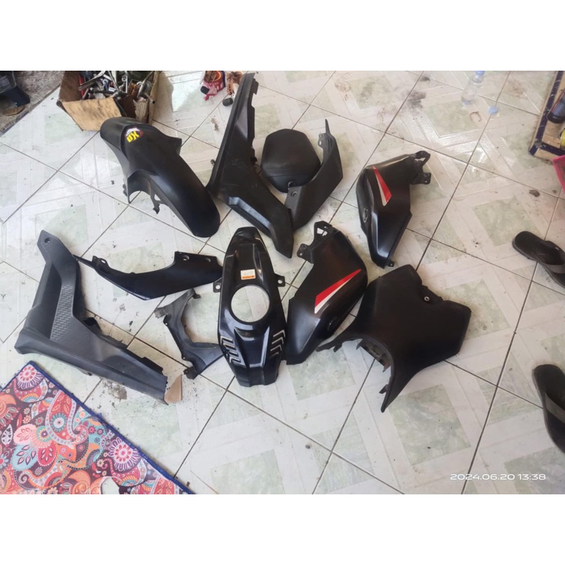 bodi set r15 v3 tanpa sayap dan fairing depan