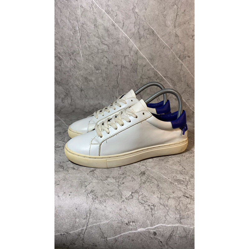 Sepatu Givenchy Paris sz 37 second branded