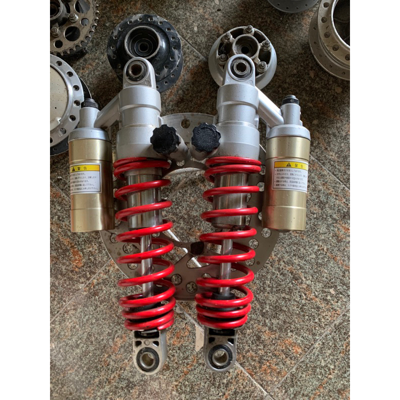Shock kyb gsx 1400 (merah)