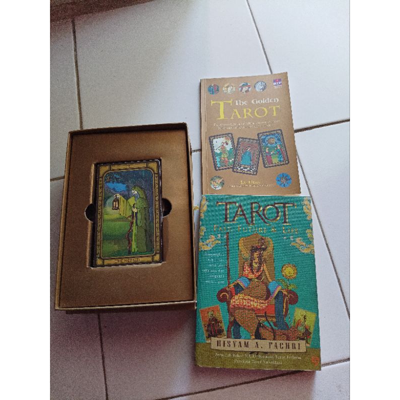 Paket buku dan kartu tarot (preloved)
