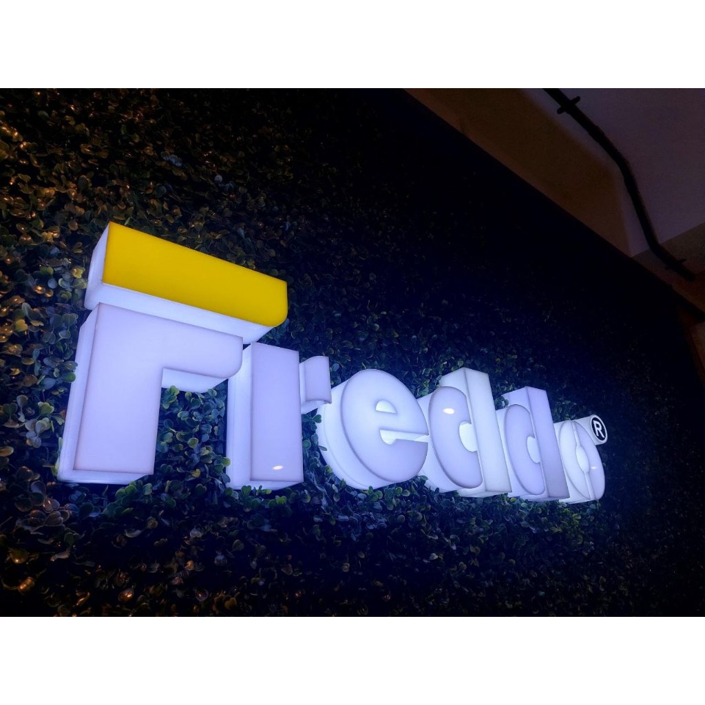 Jual Huruf Timbul Akrilik LED Letter Timbul Full Akrilik Custom Dekor Indoor Outdoor