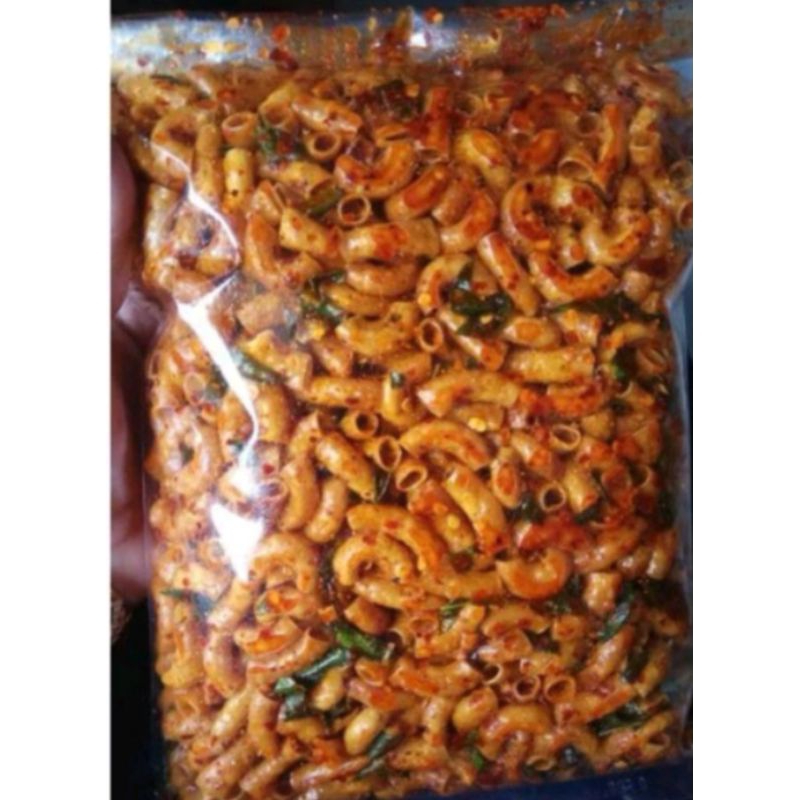 

makaroni pipa pedas gurih daun jeruk. segera check out stok terbatas !!!