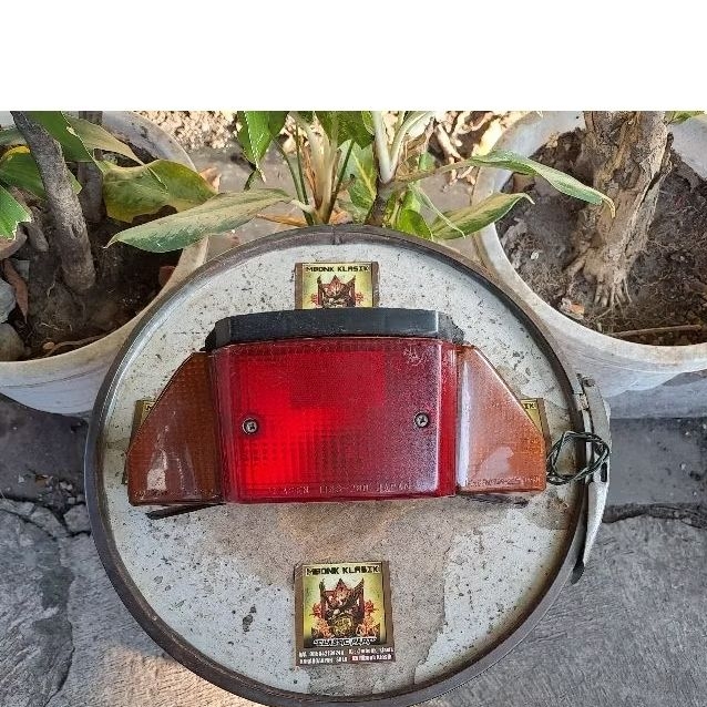 stoplamp lampu belakang yamaha rxz rzr ORIGINAL stoplamp yamaha rxz rzr stoplamp rxz rzr lampu belak