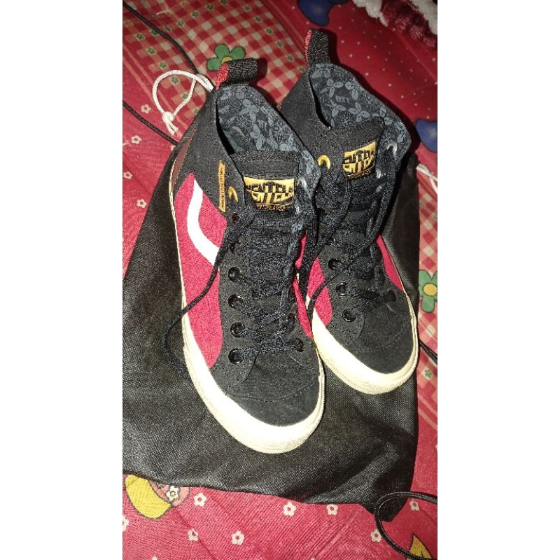 Sepatu VENTELA x Yang Ayam x Nevertoolavish PRELOVED