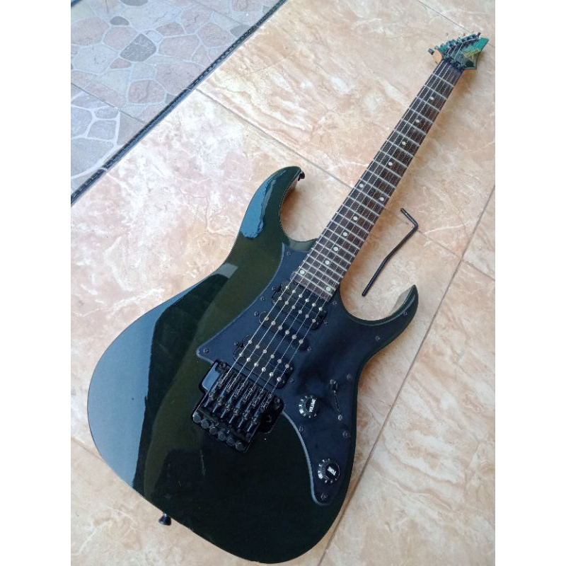 Ibanez GRG270 black piguard type paling tinggi