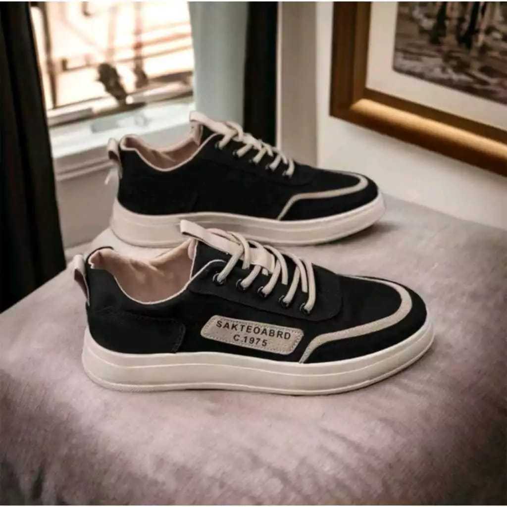 Sneakers Pria SKATE Sepatu Pria Kasual