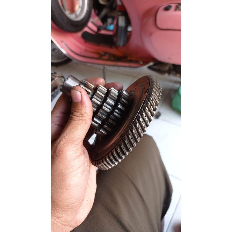 Primer sekunder gearbox gearset vespa Strada