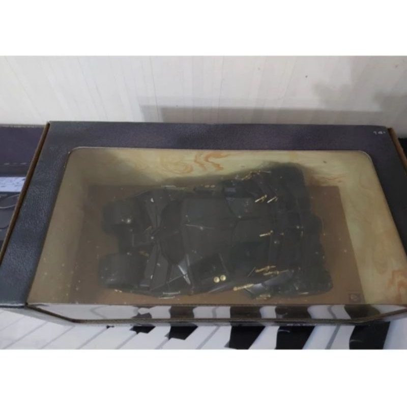 Hot Wheels 1:18 Batman Dark Knight Batmobile Tumbler Diecast Model Car