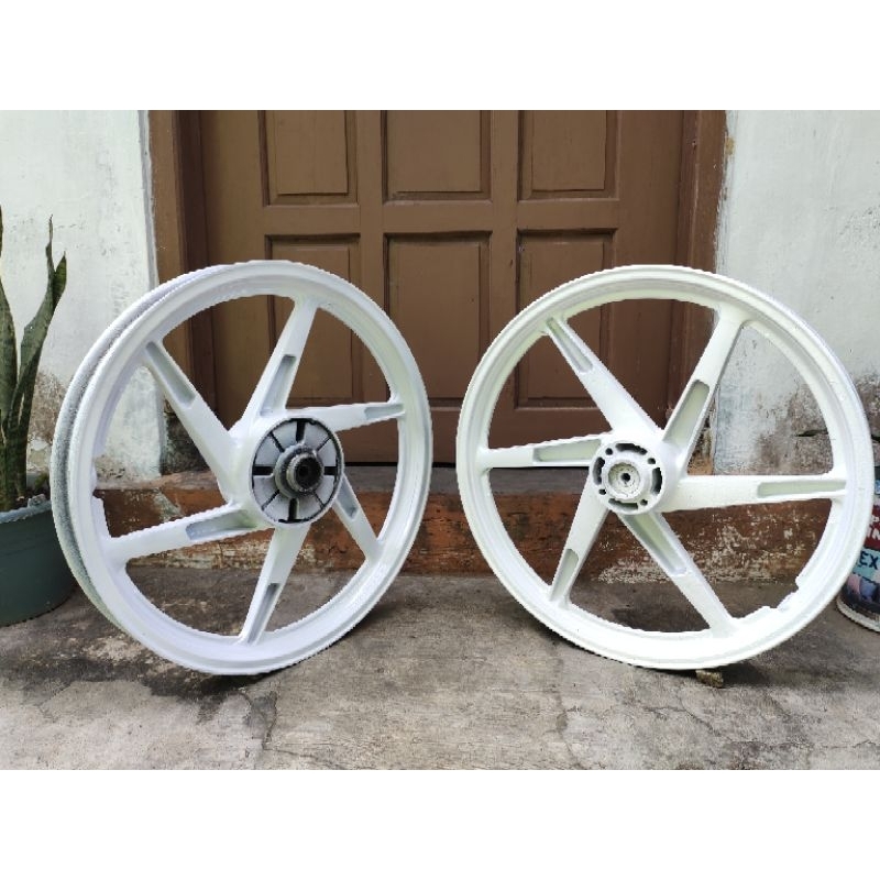 velg racing Suzuki satria 2 tak hiu original