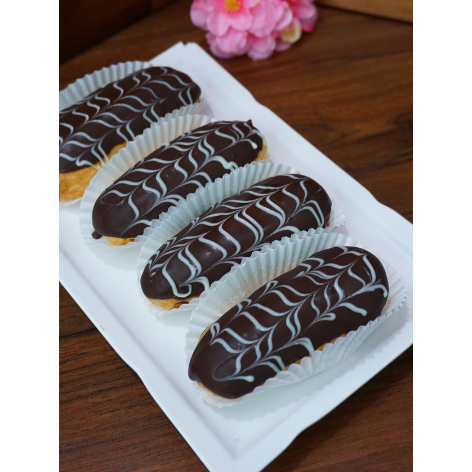 

Eclair Coklat by Bu Mimin Cake