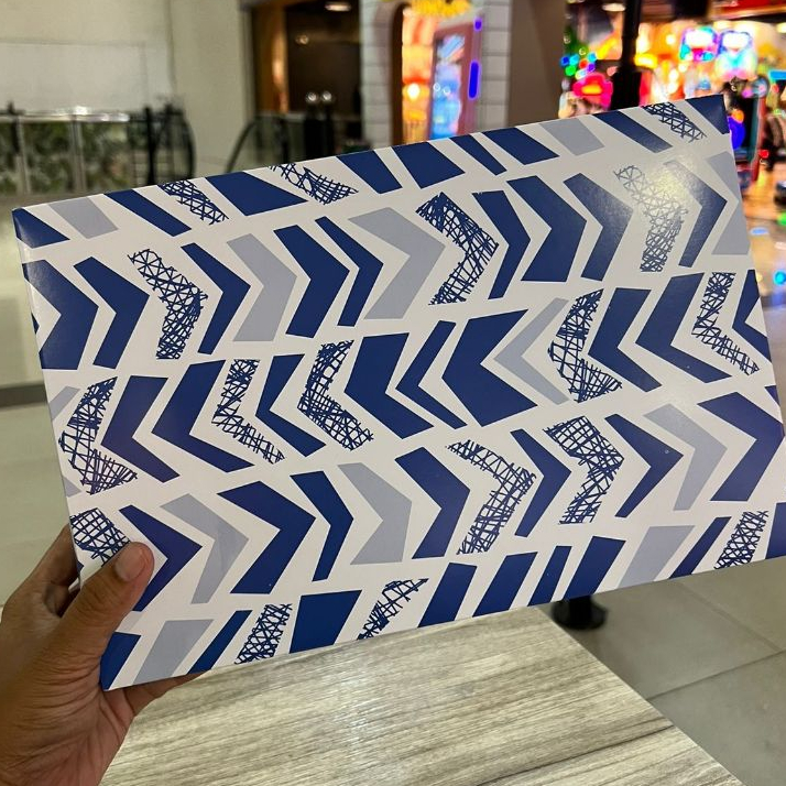 

Box Kado Biru Abstrak | Box kemasan | Box gif | Box kado