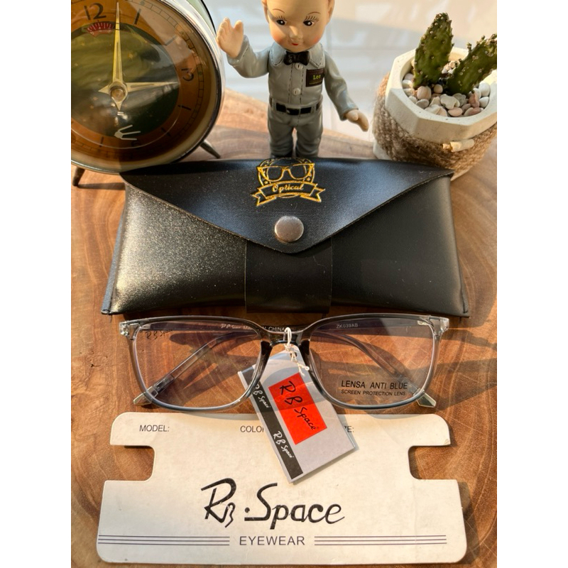 Vintage Wayfarer sunglasses 80s Brand: RB Space Made in China Frame lumayan kokoh Engsel besi chrome