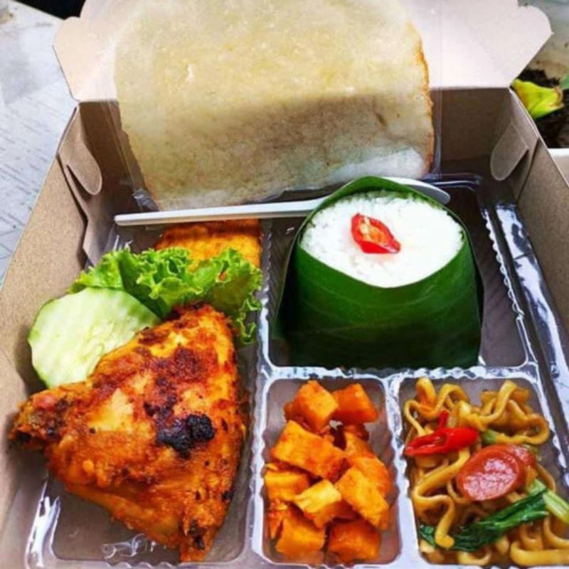 

Paket nasi box premium Ayam jumbo