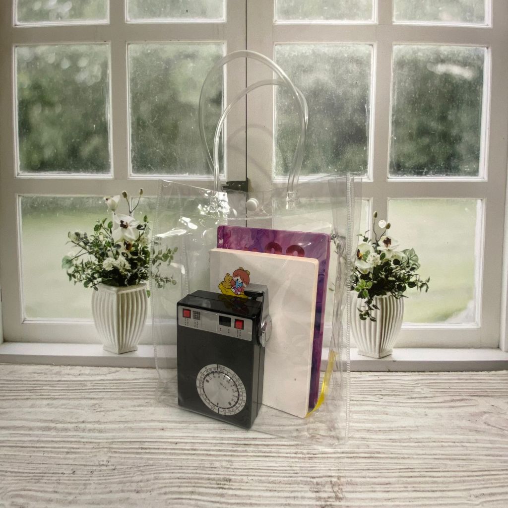 

Tas Mika Transparan Premium 8 UKURAN - Goodie Bag Korea PVC Tebal, Hampers dan Souvenir, Handle Plastik Banyak Varian Ukuran