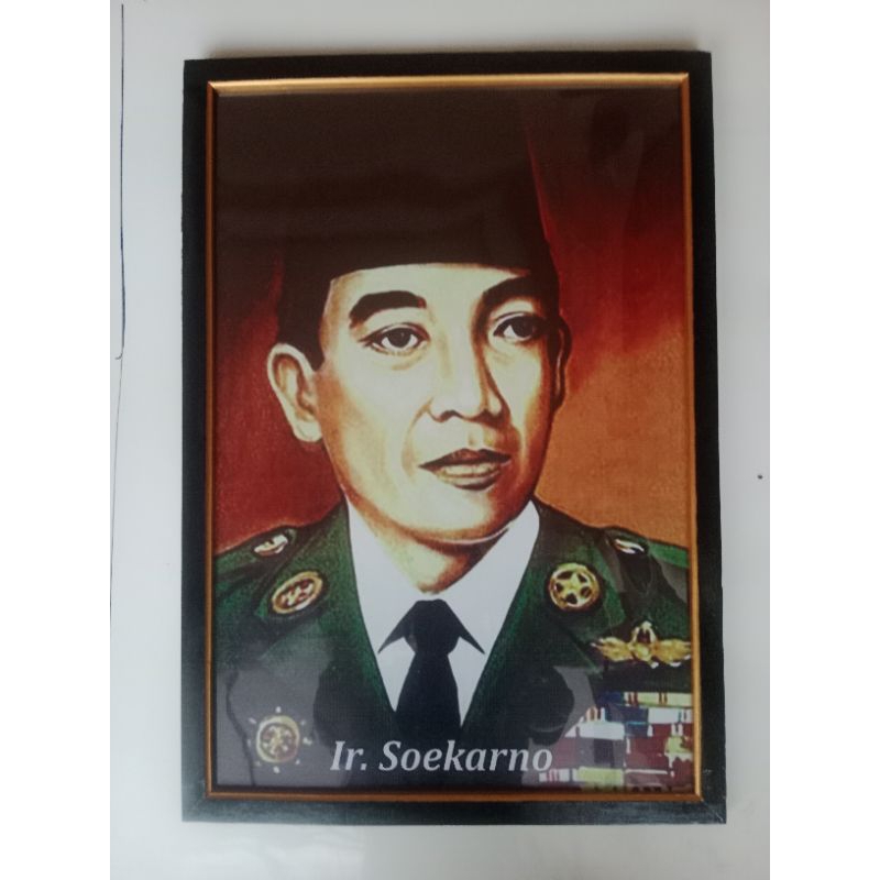 Hiasan Dinding Ir Soekarno