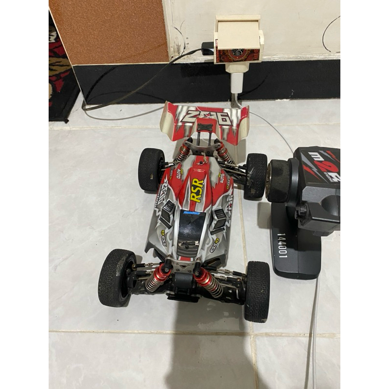 RC wltoys 144001  bekas