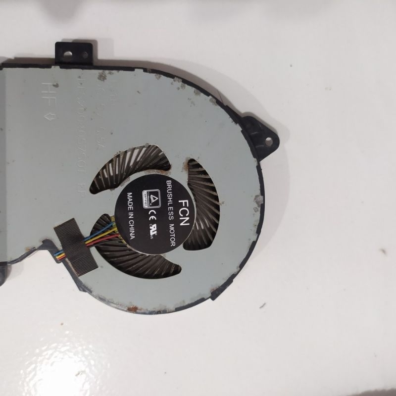 FAN Asus X540Y X540YA AMD E1 EM7Rp100.116DetailKondisi: BekasMin. Pemesanan: 1 Buah
Etalase: Semua E
