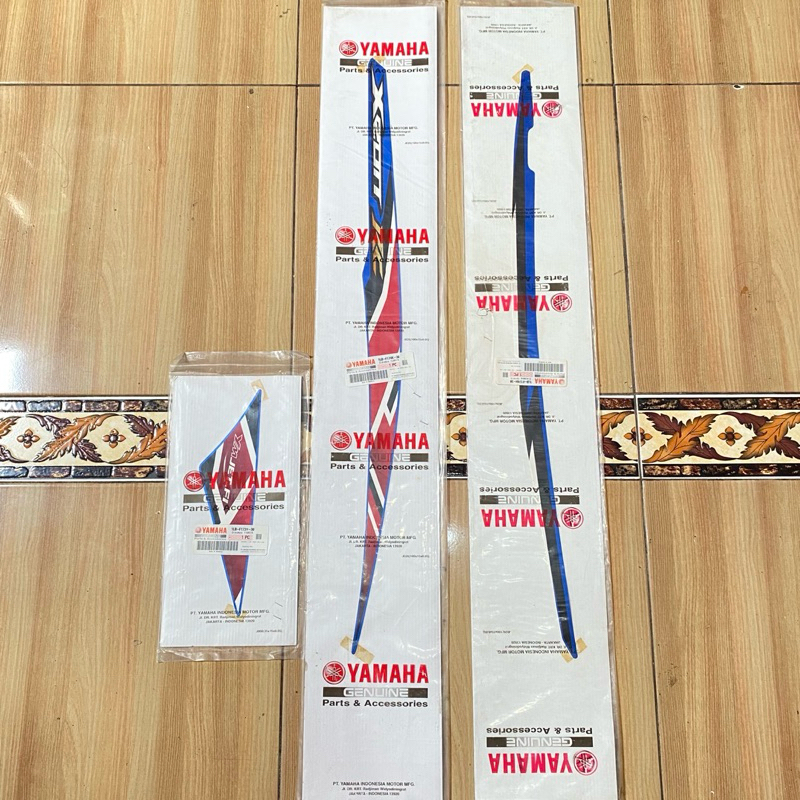 Striping stiker Body belakang KANAN Yamaha Xeon RC 2013 Biru original YGP