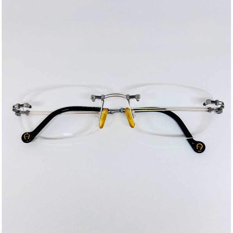 Glasses A497 Preloved Authentic   Size 54 18 140 Condition 85% Box pengganti Lensa (-) bisa ganti se