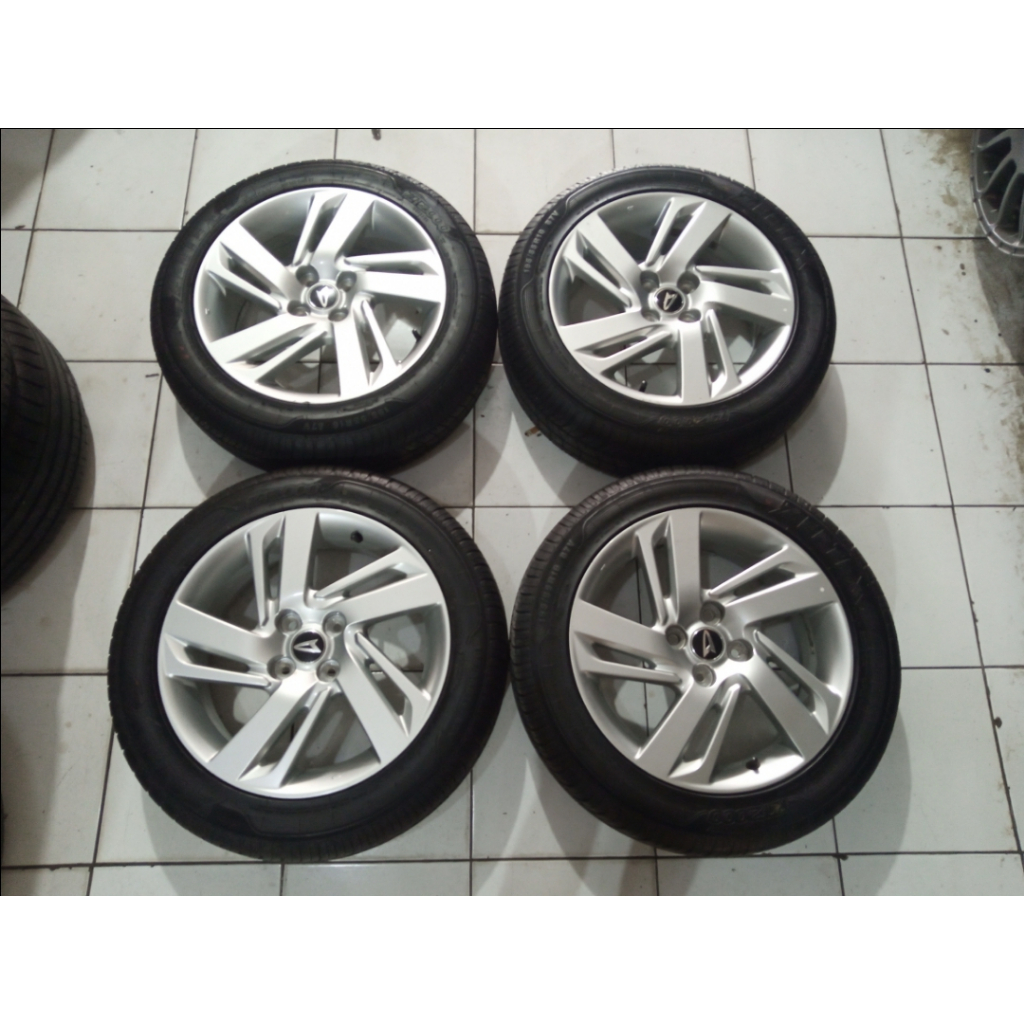 DIJUAL VELG SEKEN COPOTAN MOBIL RAIZE RING 16X6 ET 45 HOLE 4X100 + BAN 195 55 R16