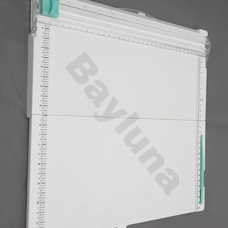 

KODE P35J Paper Trimmer A4 dan Scoring Board 2in1 Foldable Size 35x35cm Pemotong Pelipat Kertas Creaser Creasing Tool