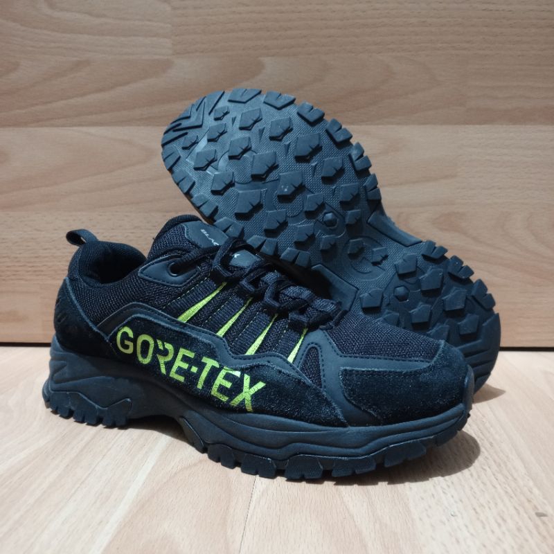 SEPATU OUTDOOR BLACKYAK GORETEX