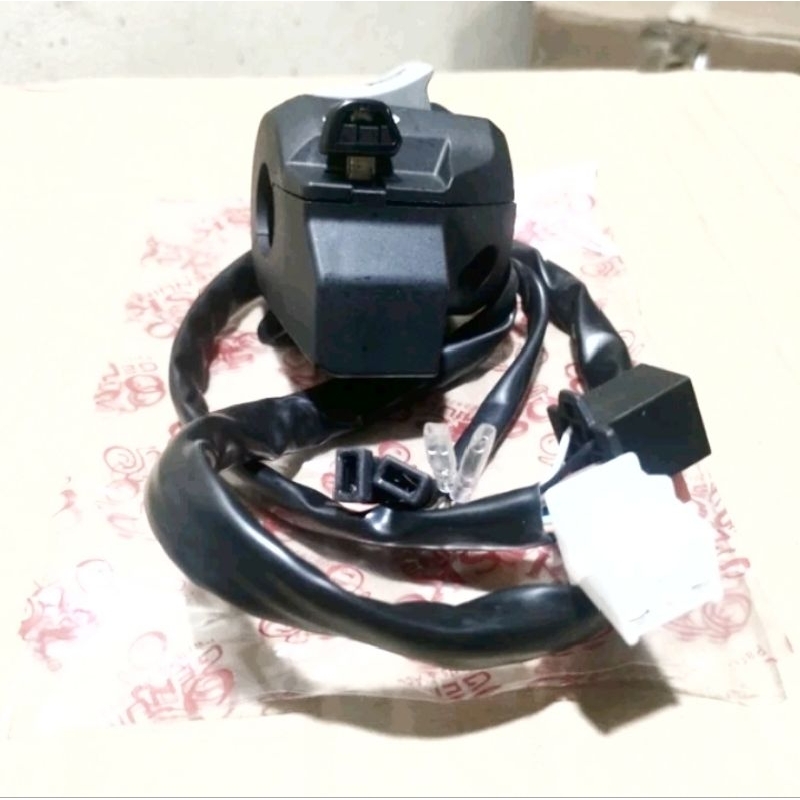 Saklar Kiri Holder Kiri LH Honda PCX 160 Switch Assy Holder PCX