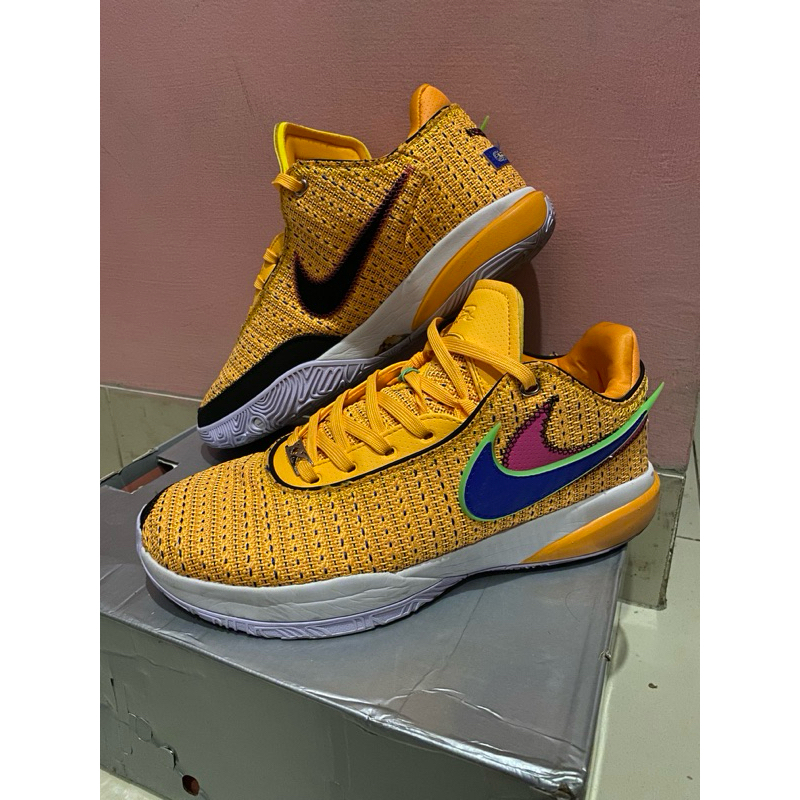 Sepatu Basket Nike Lebron XX “James Gang” size 46 / 30cm