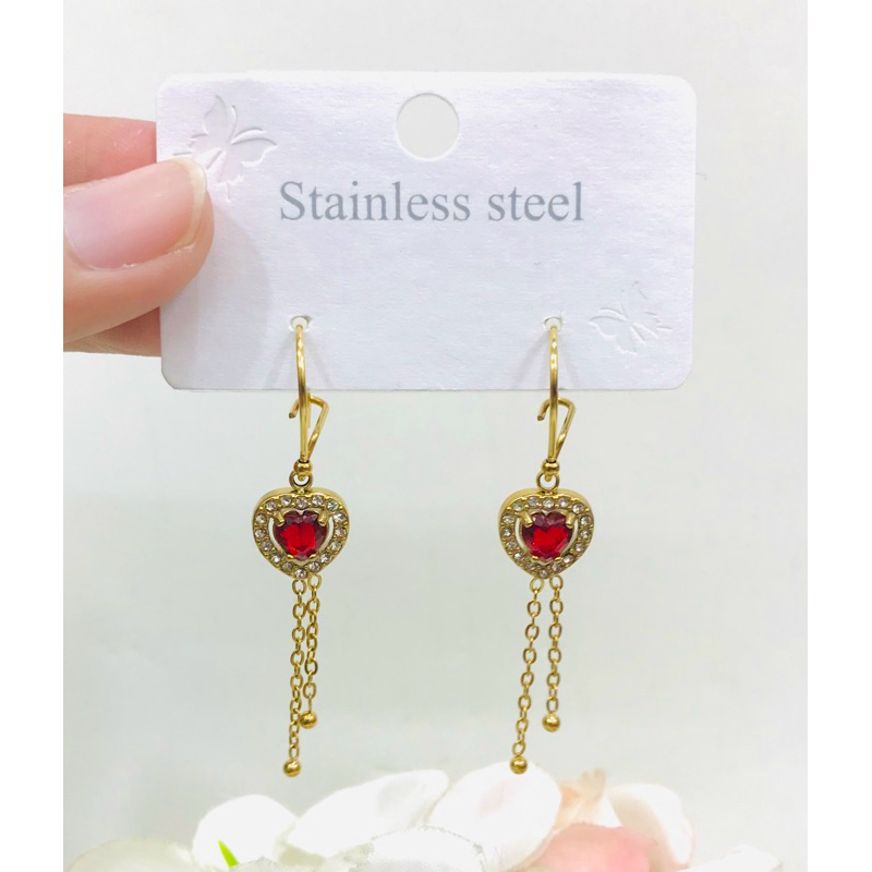 Anting Jepit Mata merah Love Titanium