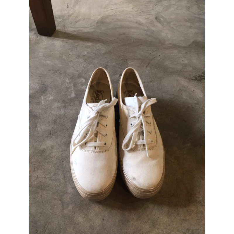 Sepatu Wanita Keds Warna Putih
