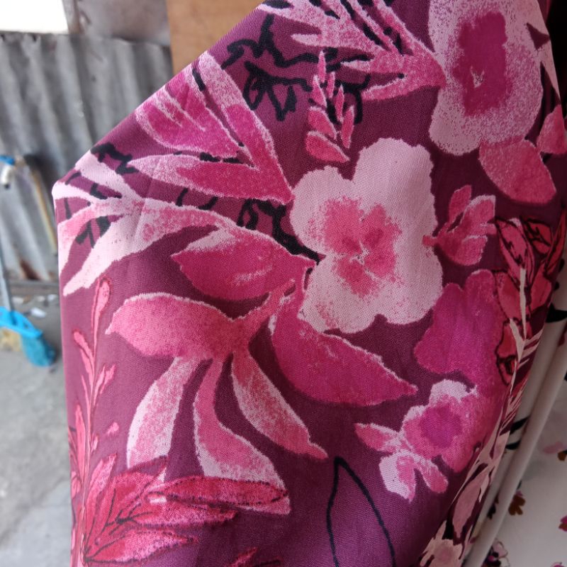 Kain Zara Silk Motif Bunga Import - Kain Satin Zara - Kain Meteran Dzc | Harga Per Setengah Meter