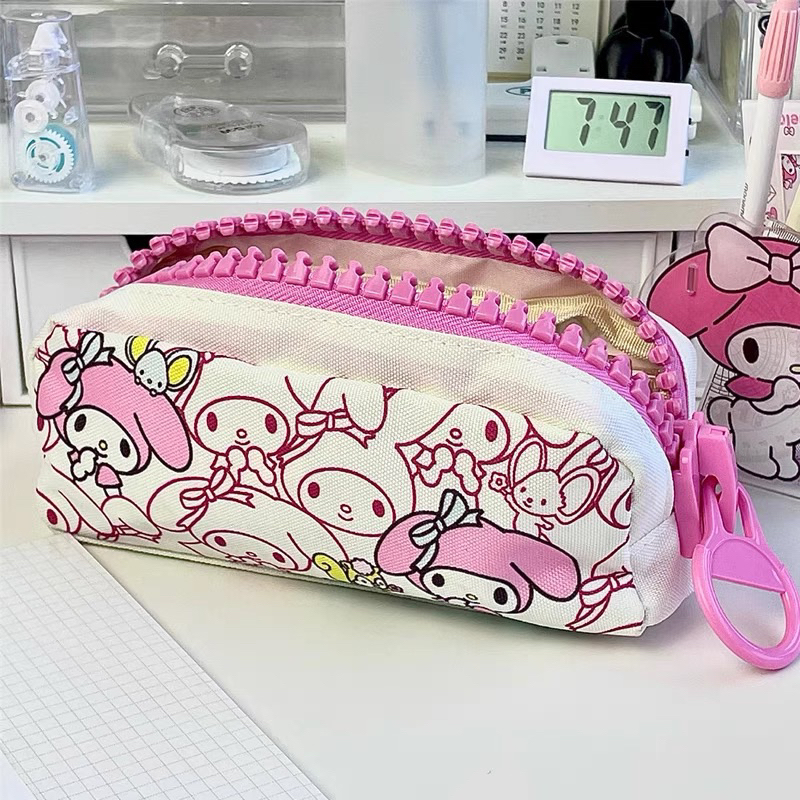 

LITTLE DAISY | Kotak Pensil Anak Premium Sanrio / Large Capacity Kotak Pensil Aesthetic Pencil Case / Sanrio Pencil Case / Pochacco Pencil Case