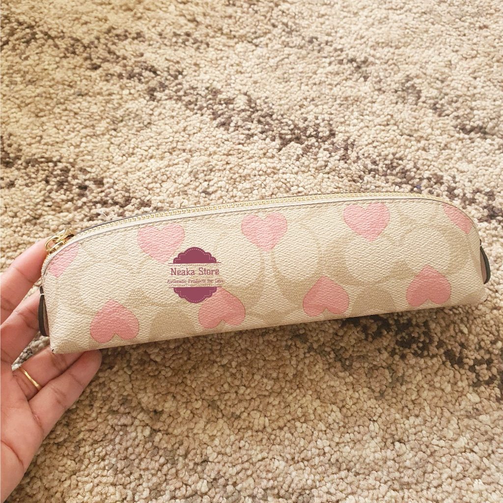 

Pencil Case C o a c h cp380 heart signature