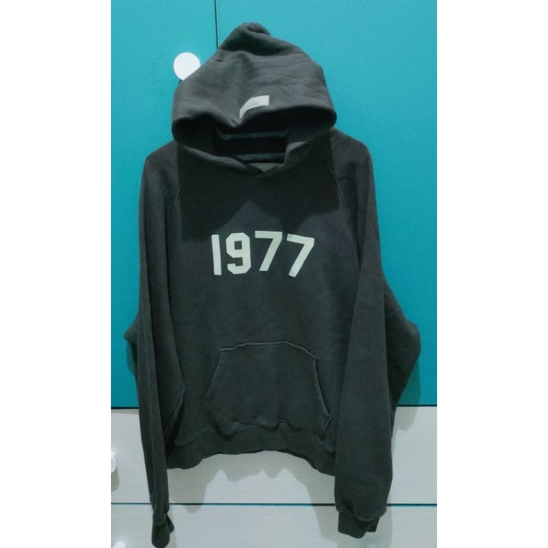 Essentials 1977 Hoodie Hitam